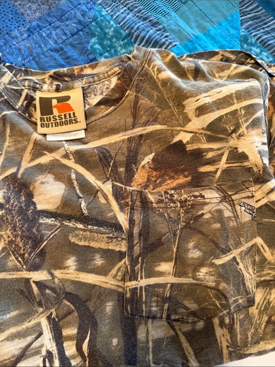 Other - Russell Outdoors Realtree Camo Pocket Tee - Brown/Green/Black